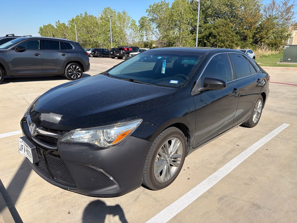 Used 2017 Toyota Camry SE w/ Moonroof Package FWD image 8