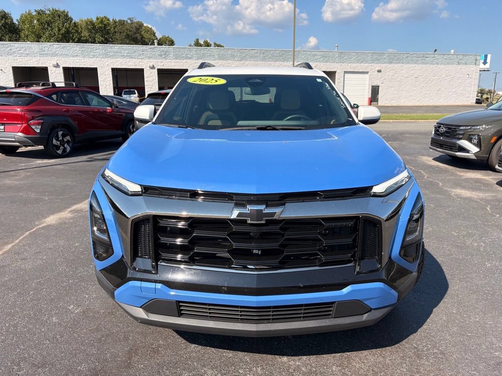 Used 2025 Chevrolet Equinox ACTIV FWD image 2