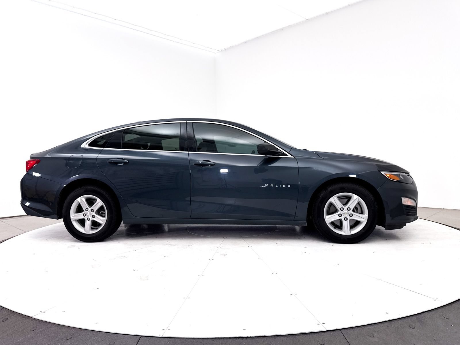 Used 2020 Chevrolet Malibu LS w/ LPO, Convenience Package 2 FWD image 29