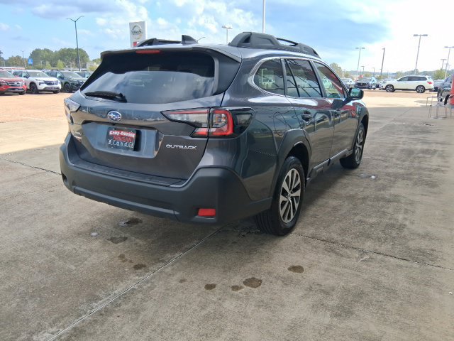 Used 2025 Subaru Outback Premium AWD/4WD image 8
