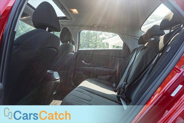 Used 2025 Hyundai Elantra SEL image 20