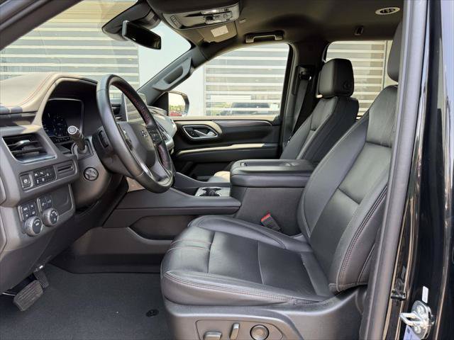Used 2024 Chevrolet Suburban RST w/ Luxury Package AWD/4WD image 20