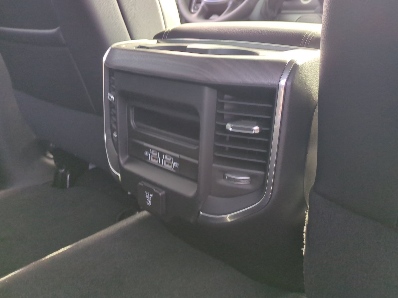 New 2026 RAM 2500 Laramie w/ Sport Appearance Package AWD/4WD image 32