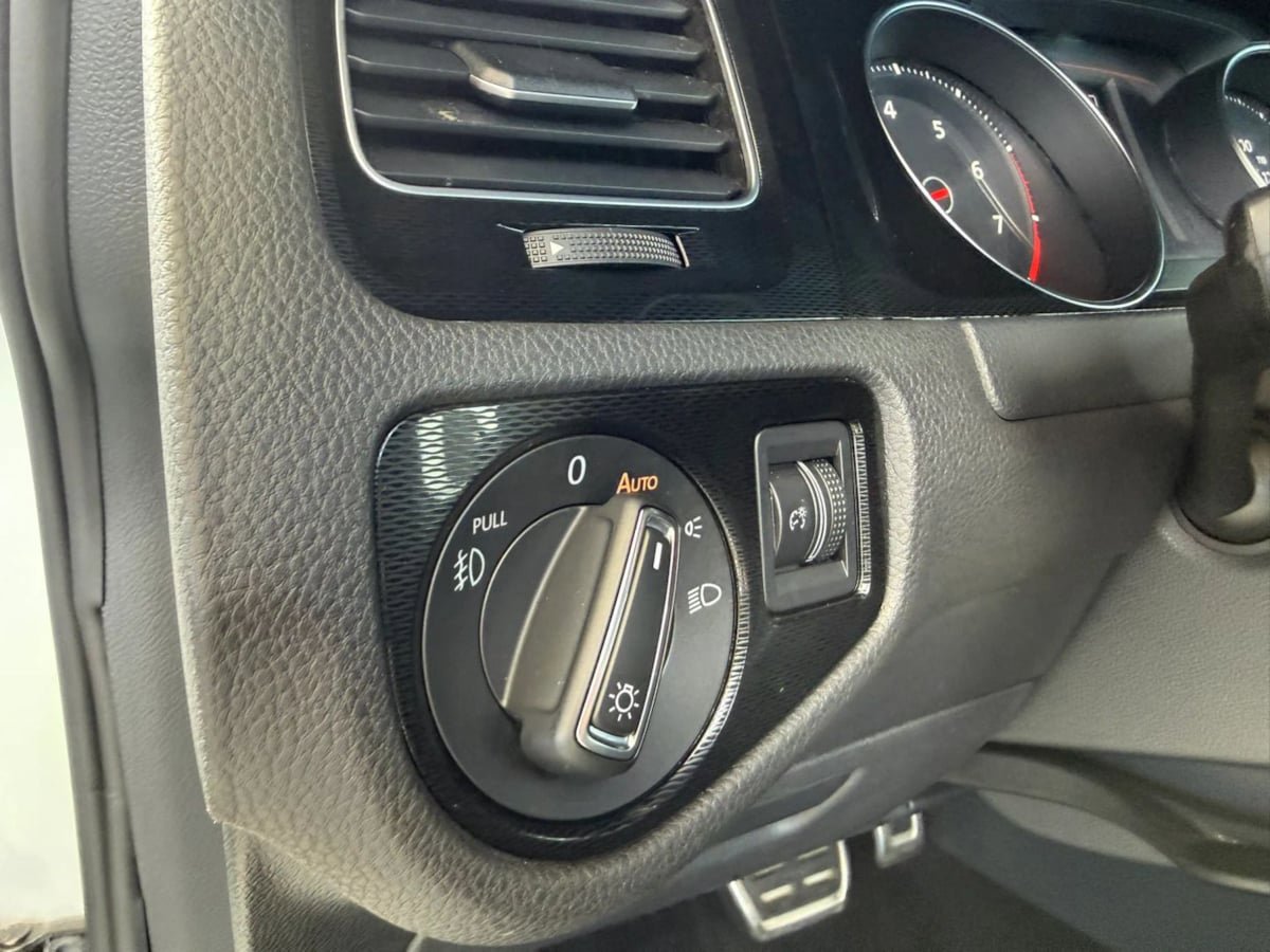 Used 2016 Volkswagen GTI SE w/ Lighting Package (SEL) FWD image 38