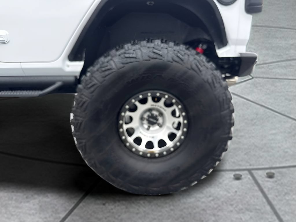 Used 2018 Jeep Wrangler Unlimited Sahara AWD/4WD image 19