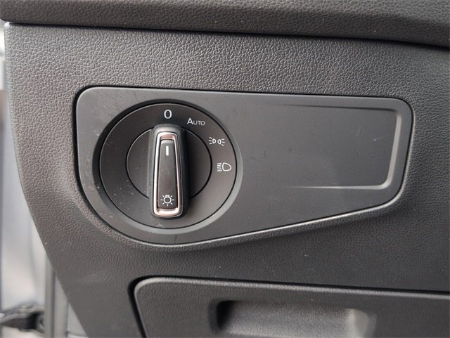 Certified 2023 Volkswagen Tiguan SE image 30
