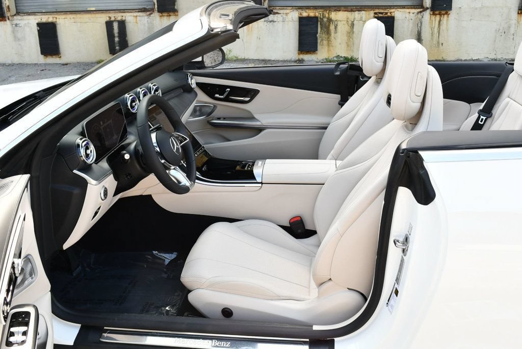 Used 2024 Mercedes-Benz CLE 300 4MATIC Cabriolet image 58