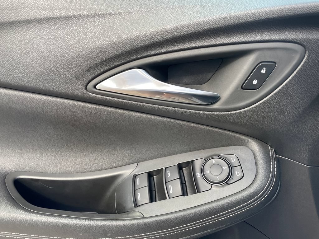 Used 2025 Buick Encore GX Preferred FWD image 13