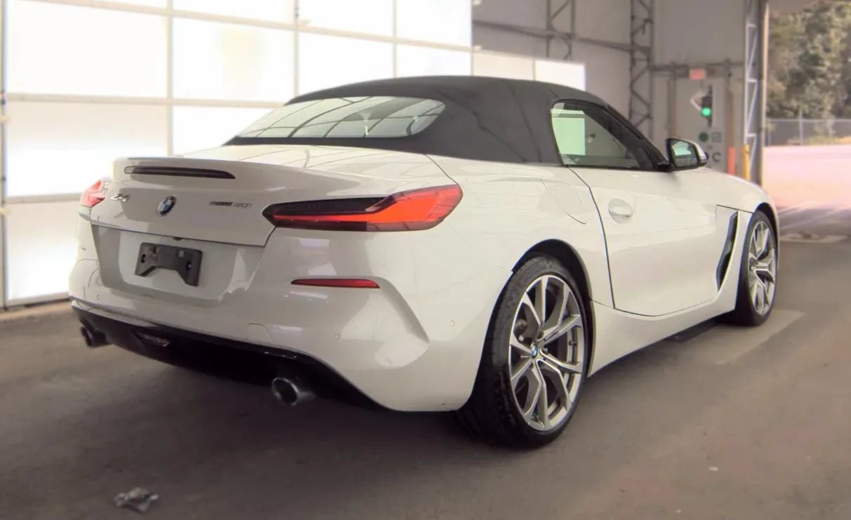 Used 2019 BMW Z4 sDrive30i w/ Premium Package RWD image 3