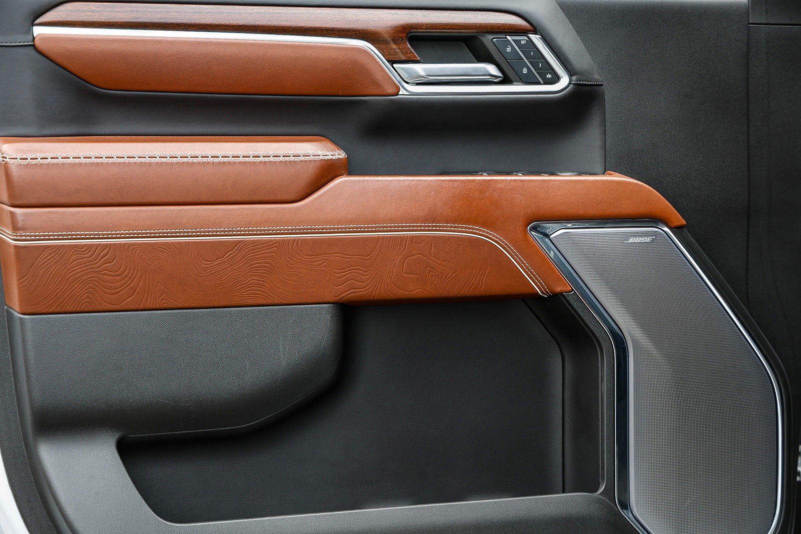 Used 2024 GMC Sierra 2500 Denali Ultimate w/ Max Trailering Package image 21