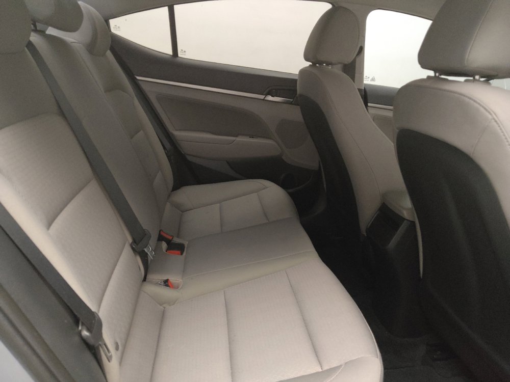 Used 2017 Hyundai Elantra SE image 19