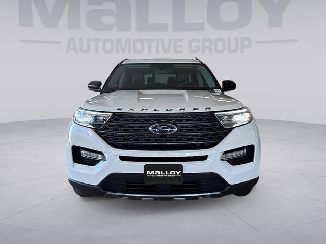 Used 2022 Ford Explorer XLT w/ Equipment Group 202A AWD/4WD image 8