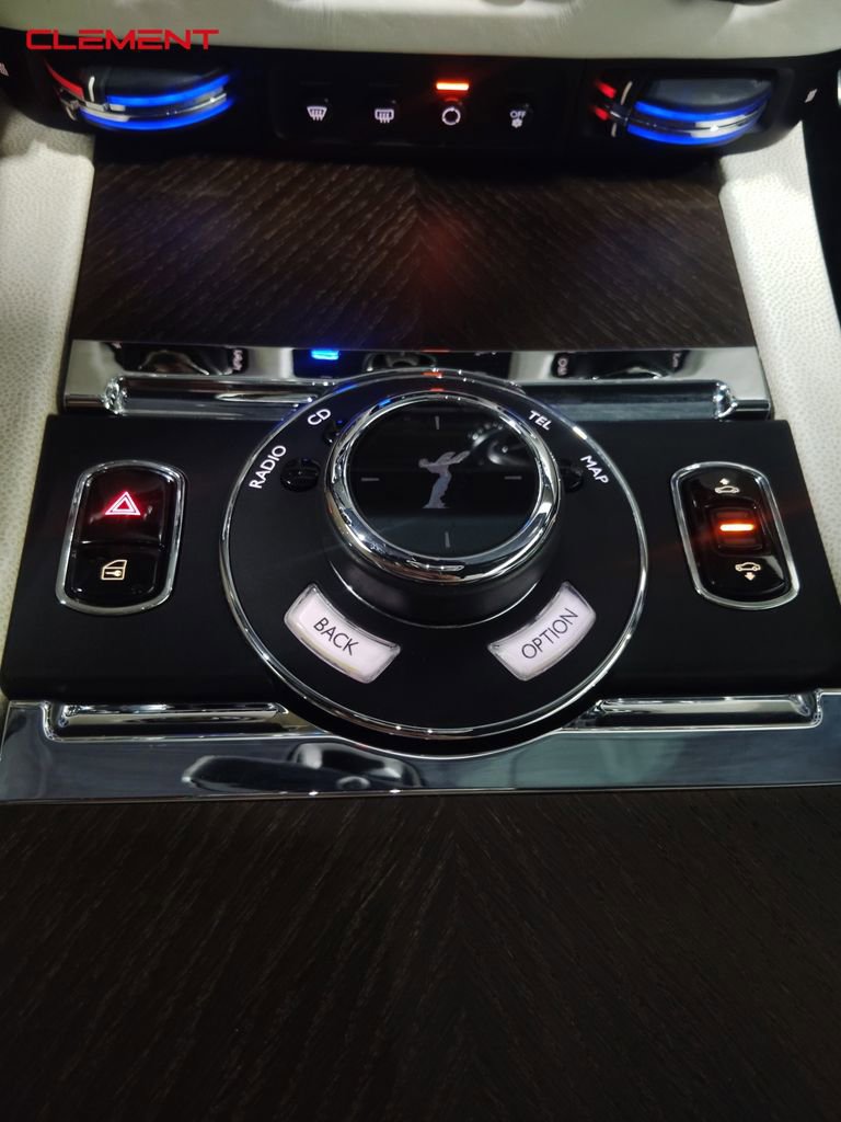 Used 2014 Rolls-Royce Wraith image 17