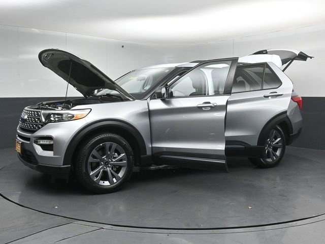 Certified 2021 Ford Explorer XLT w/ Equipment Group 202A AWD/4WD image 57