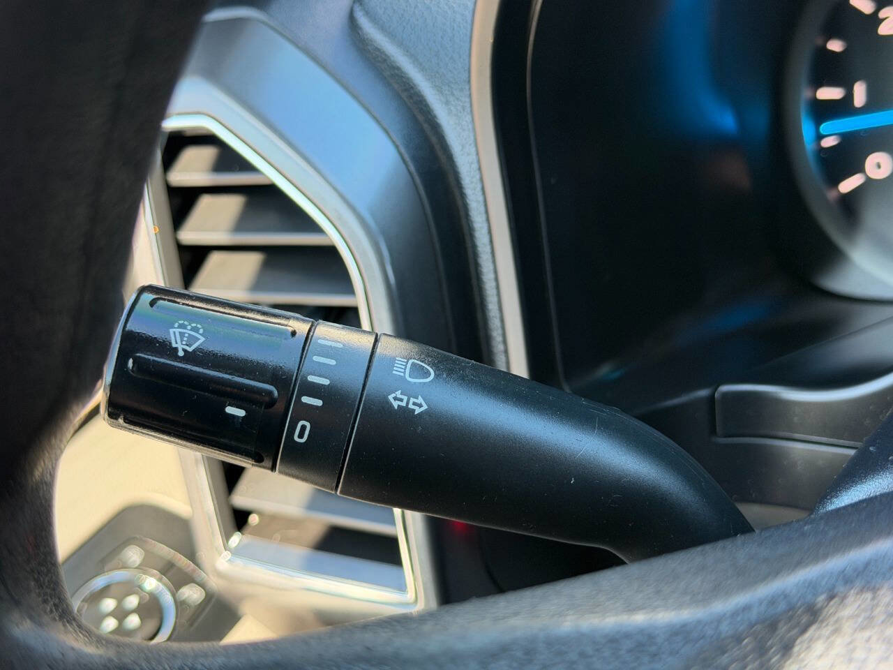 Used 2017 Ford F150 XLT image 35