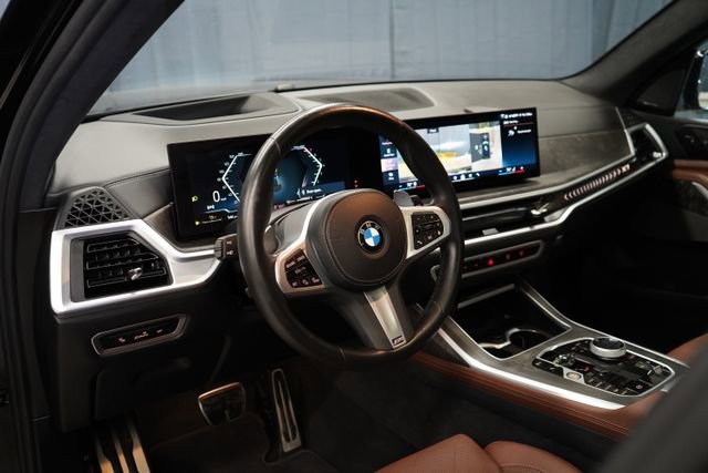Used 2024 BMW X7 xDrive40i w/ Executive Package AWD/4WD image 16