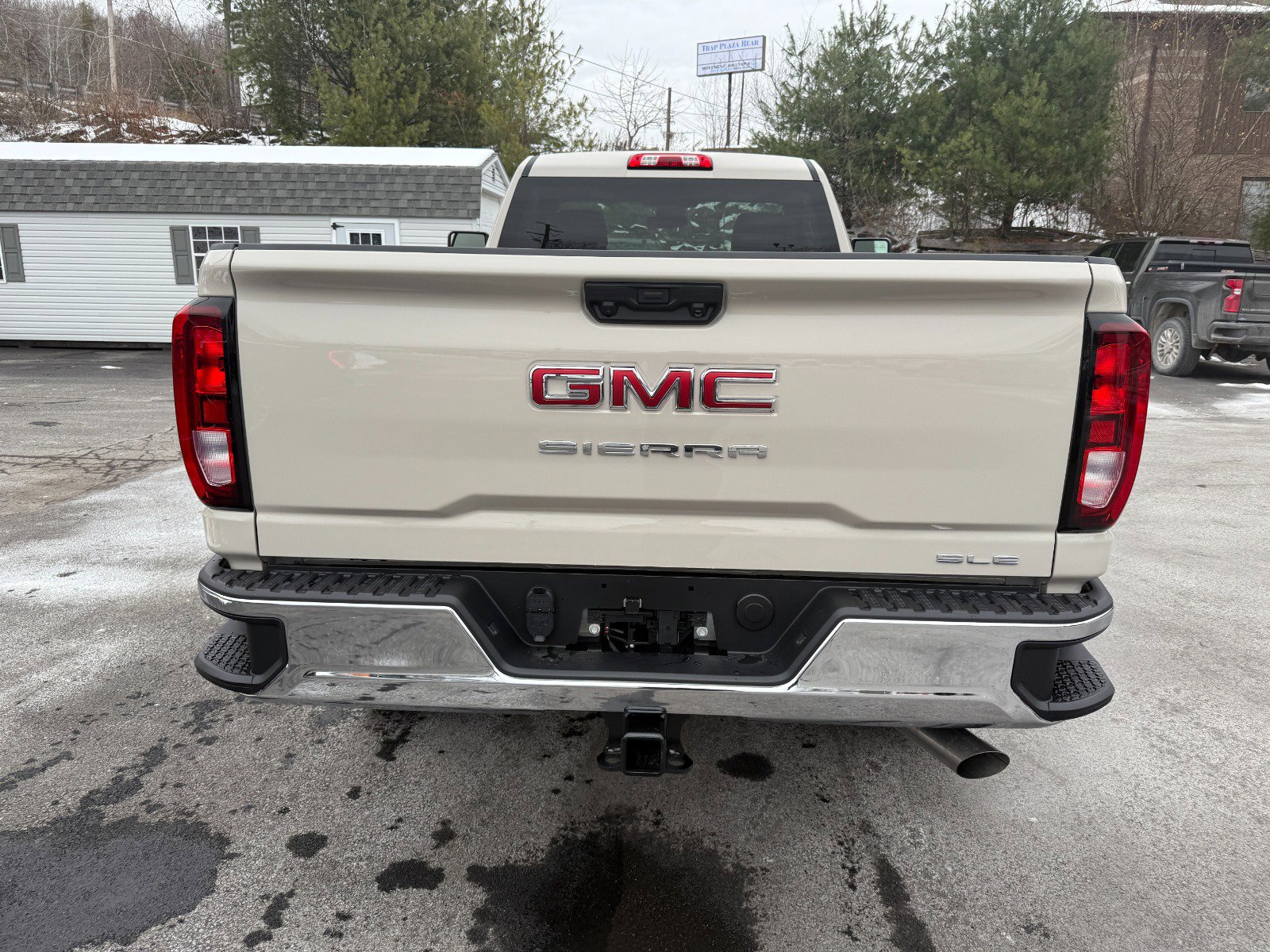 New 2026 GMC Sierra 3500 SLE image 4