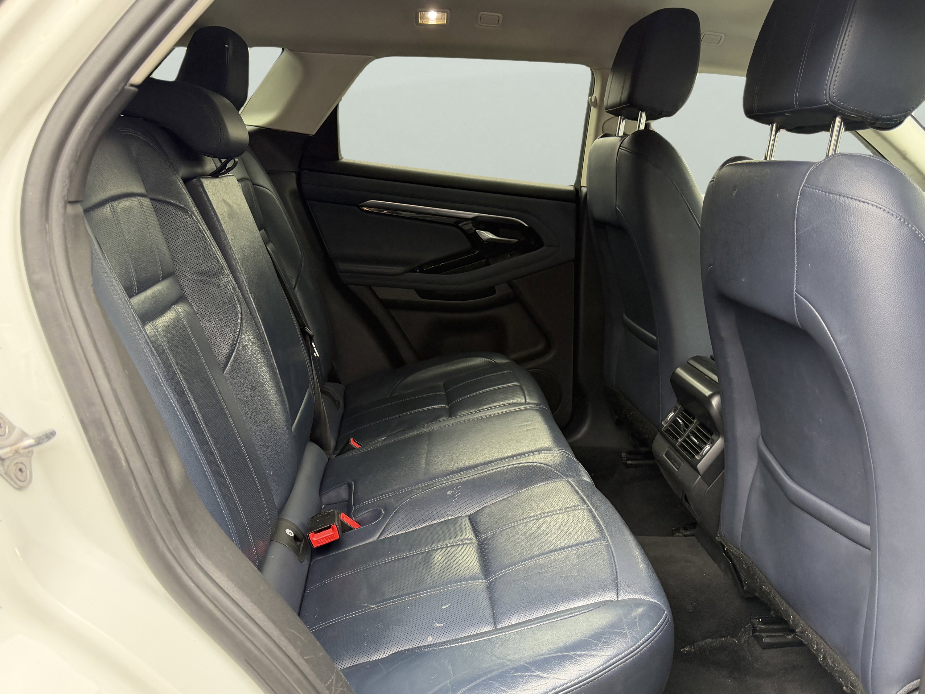 Used 2020 Land Rover Range Rover Evoque S image 40