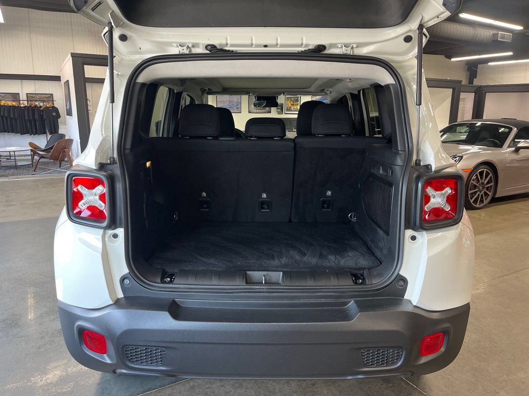 Used 2023 Jeep Renegade Altitude w/ Sun/Sound Group AWD/4WD image 51