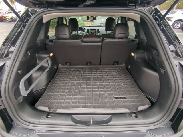 Used 2017 Jeep Cherokee Limited image 14