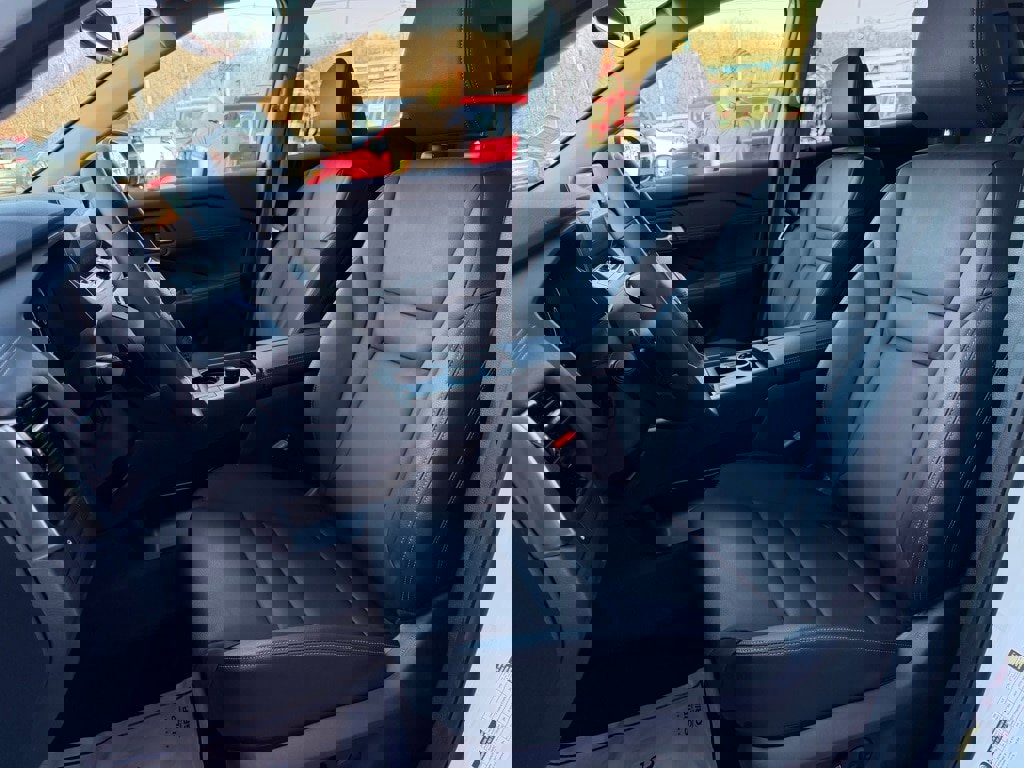 Certified 2025 Nissan Rogue SL image 7