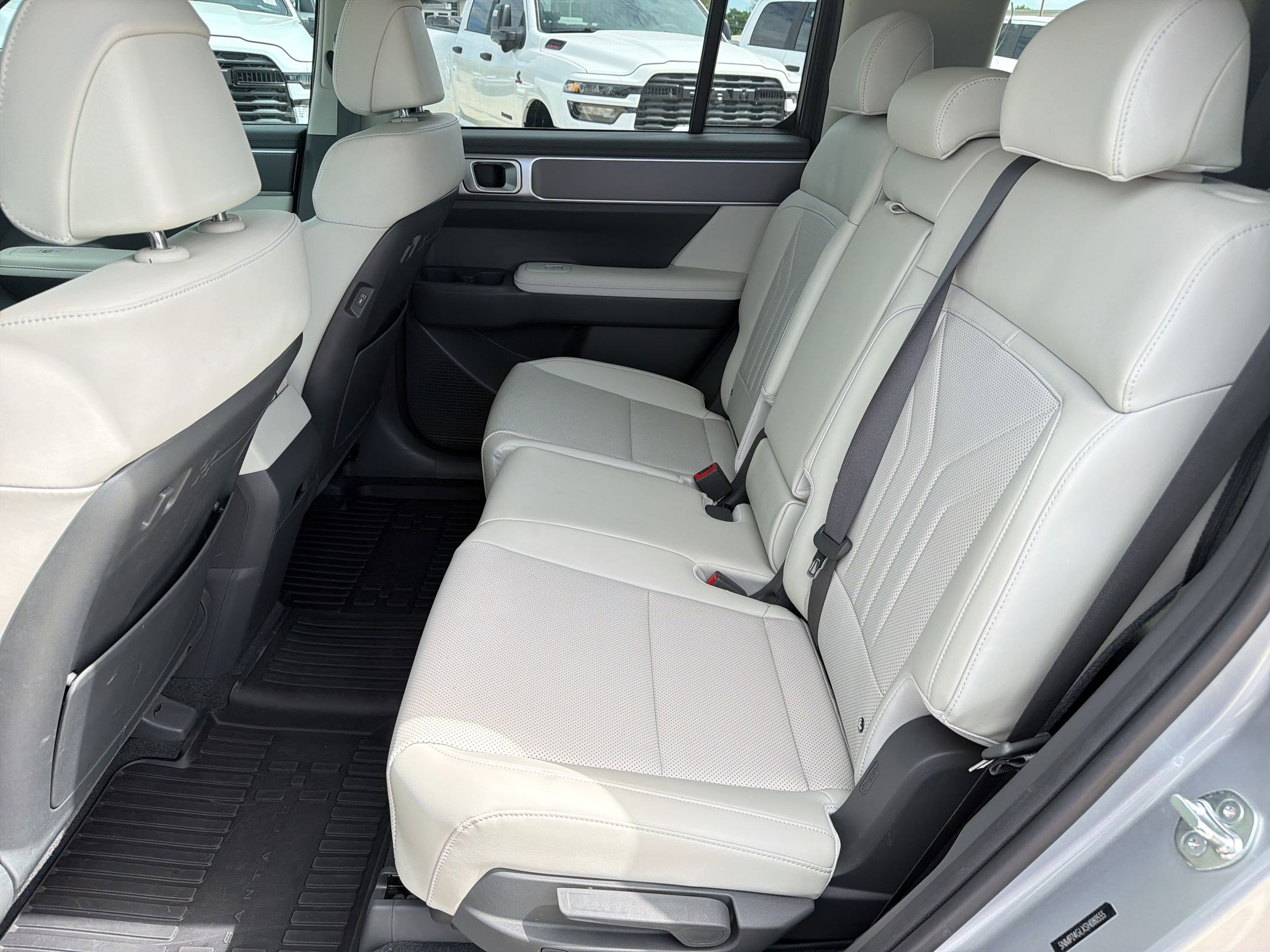 Certified 2025 Hyundai Santa Fe SEL image 15