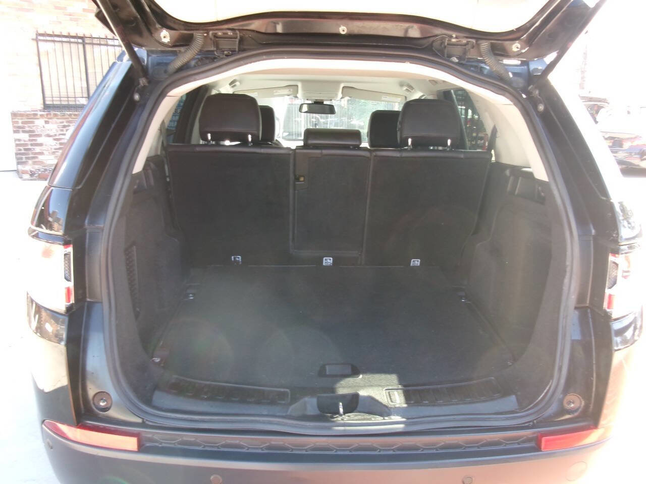 Used 2019 Land Rover Discovery Sport SE AWD/4WD image 14