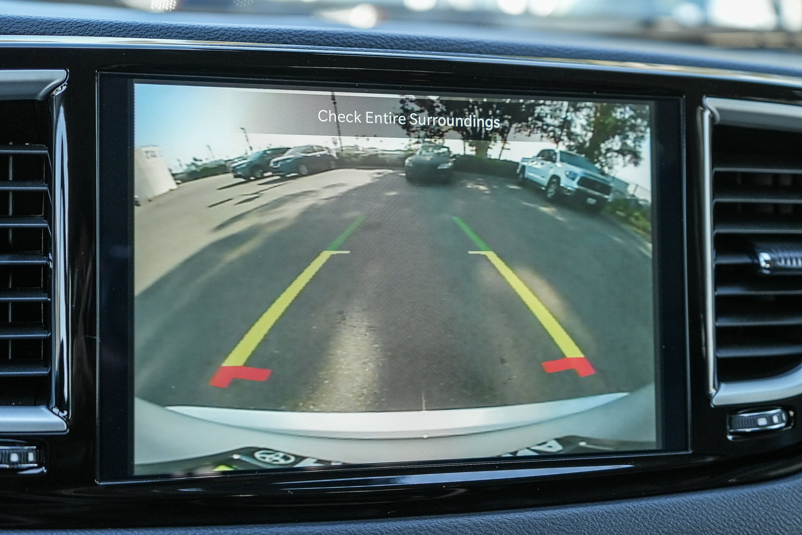 Used 2024 Chrysler Pacifica Touring-L image 24