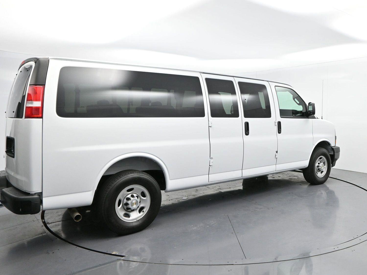 Used 2025 Chevrolet Express 3500 LS image 7