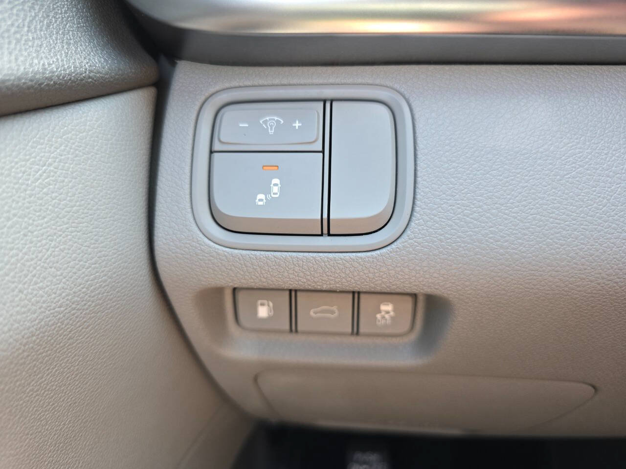 Used 2018 Kia Optima EX FWD image 16