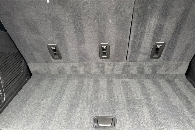 Used 2021 GMC Yukon SLT w/ SLT Luxury Plus Package image 17