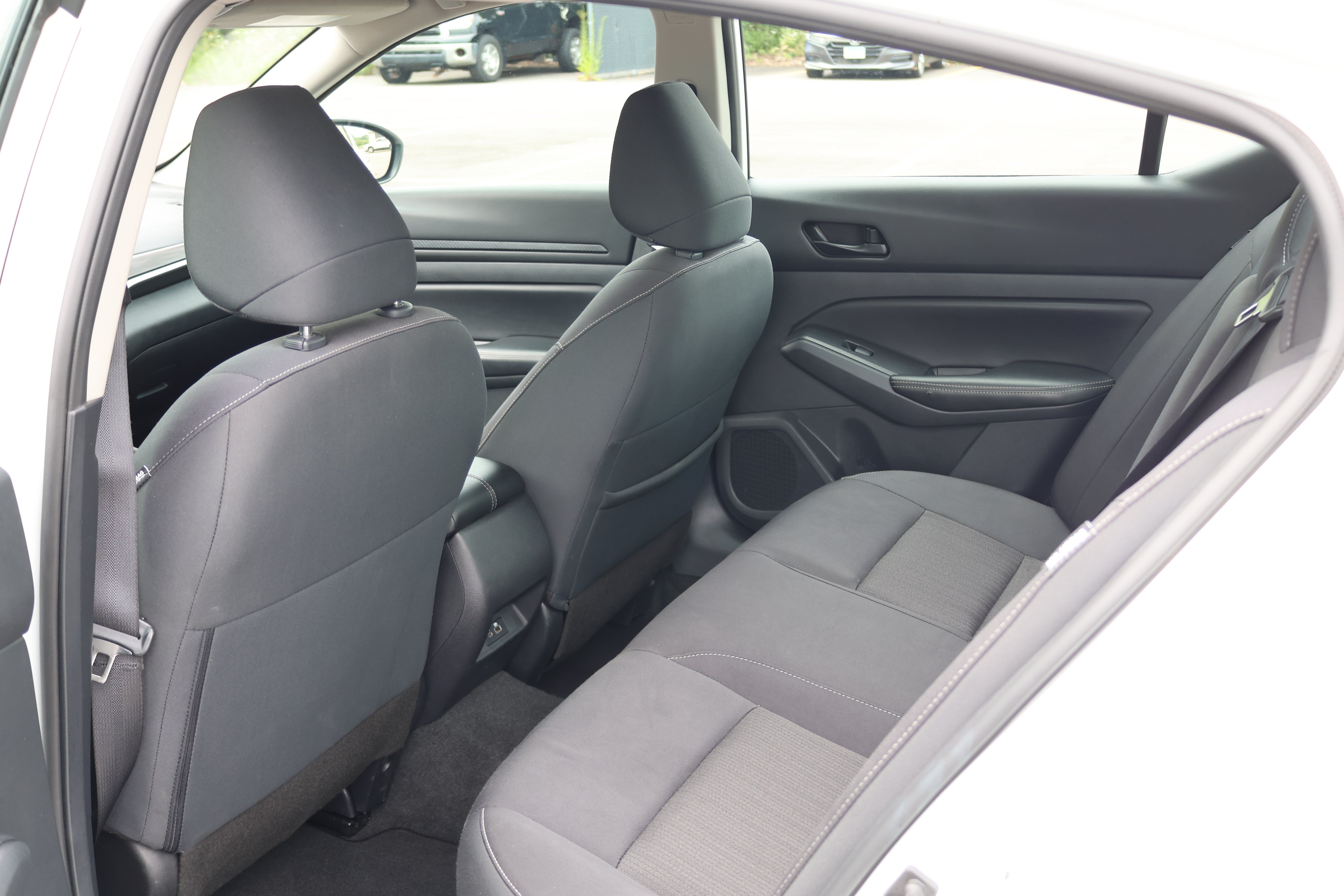 Used 2025 Nissan Altima 2.5 SV FWD image 17