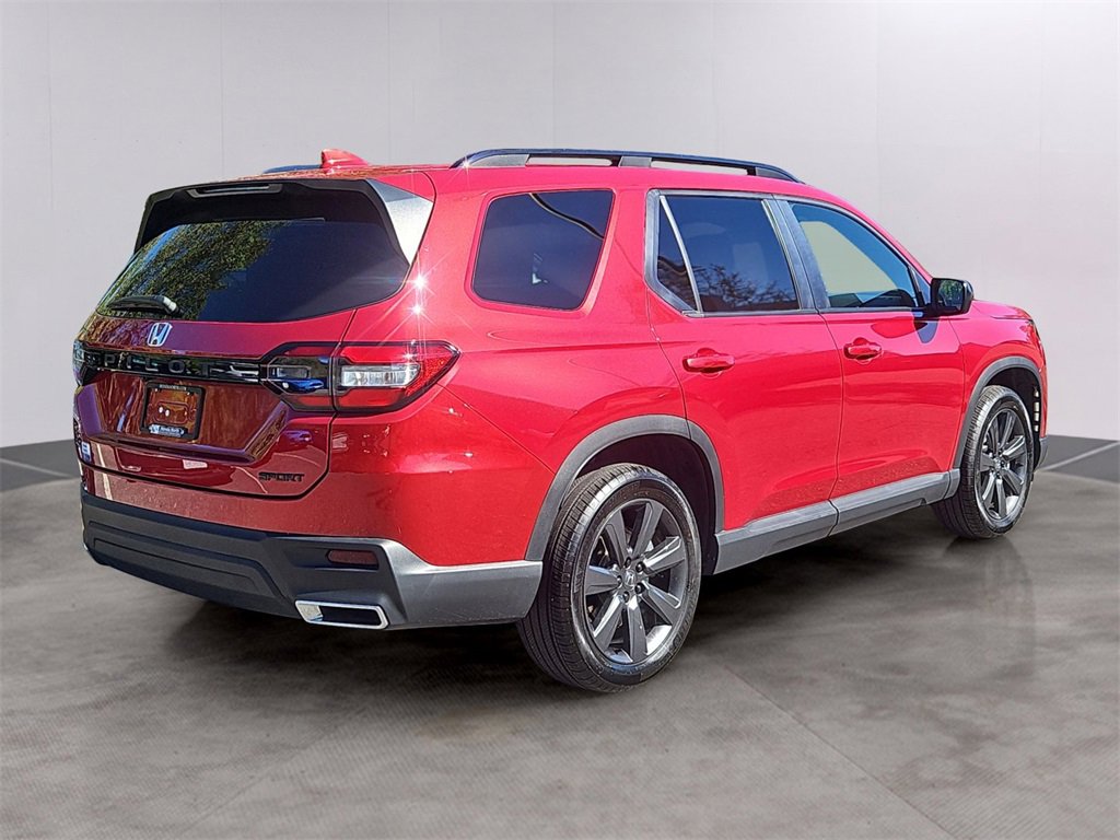 Certified 2025 Honda Pilot Sport image 4