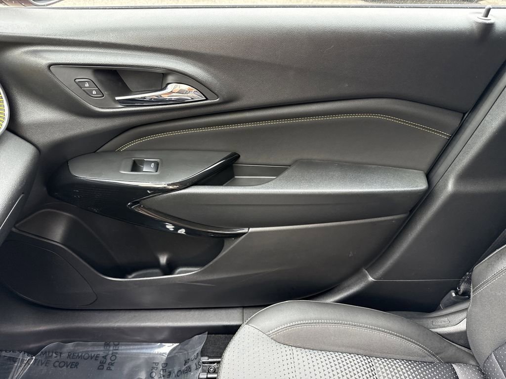 Used 2024 Chevrolet Trax LT w/ Driver Confidence Package image 24