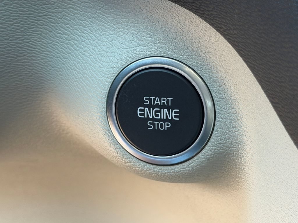 New 2026 Volvo XC40 B5 Plus w/ Protection Package Premier AWD/4WD image 29