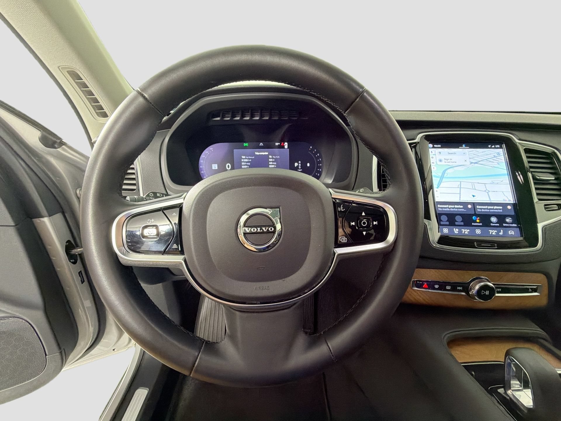 Used 2024 Volvo XC90 B6 Plus AWD/4WD image 12