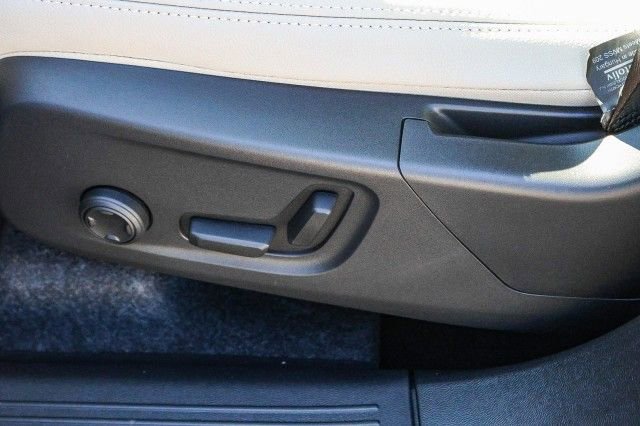 New 2026 Volvo XC40 B5 Ultra w/ Climate Package image 19