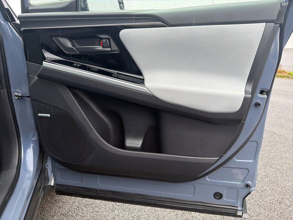 Certified 2024 Subaru Solterra Limited image 28