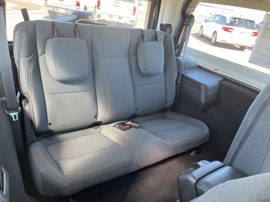 Used 2025 Jeep Wrangler Sport image 36