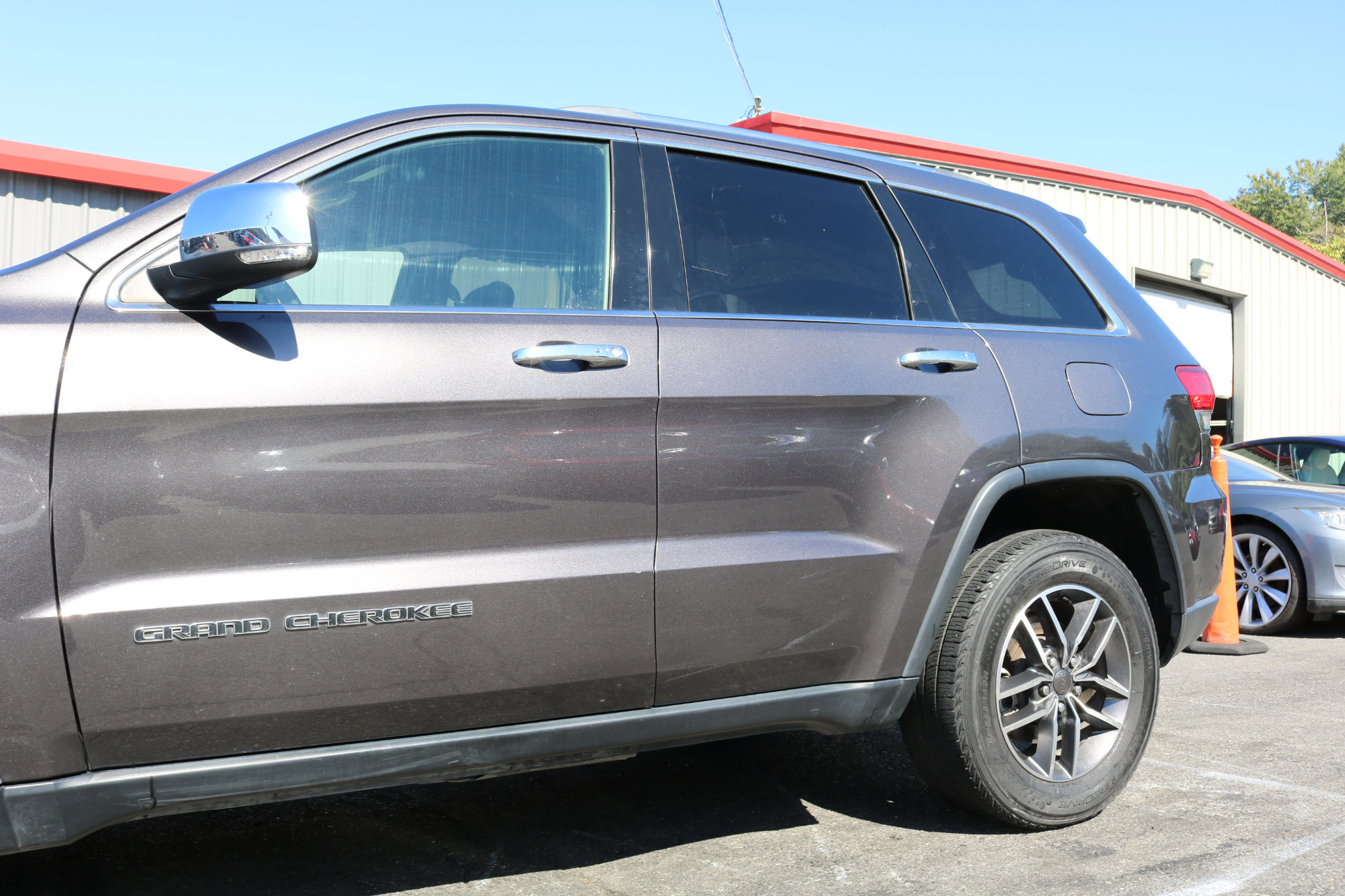 Used 2021 Jeep Grand Cherokee Limited w/ Luxury Group II image 8