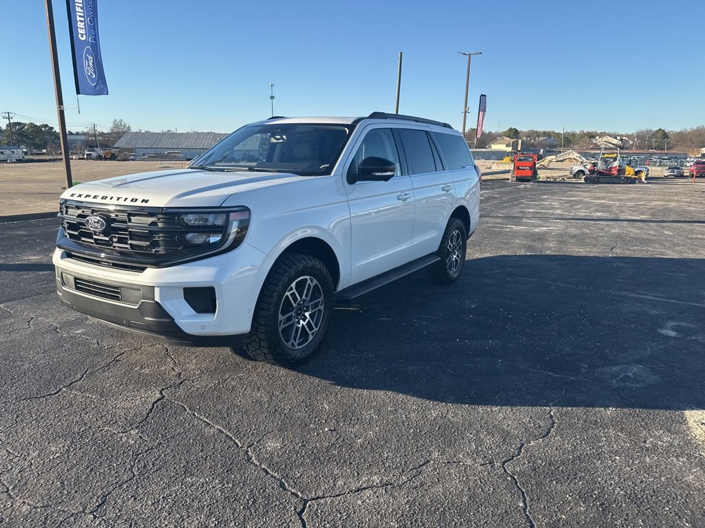 Used 2025 Ford Expedition Active image 6