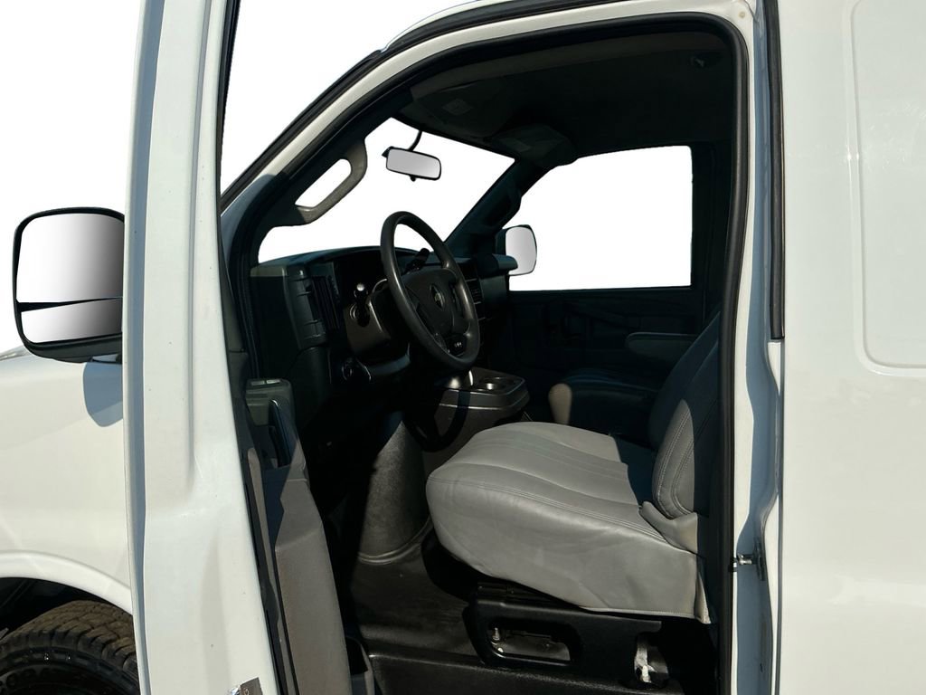 Used 2018 Chevrolet Express 2500 image 14