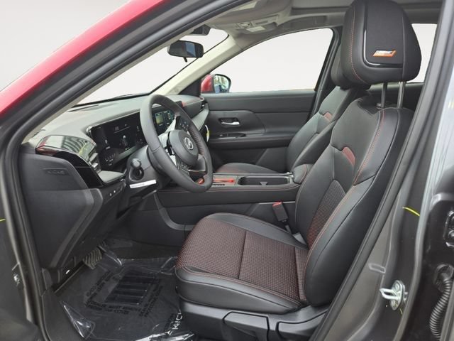 New 2026 Nissan Kicks SR w/ SR Premium Package AWD/4WD image 14