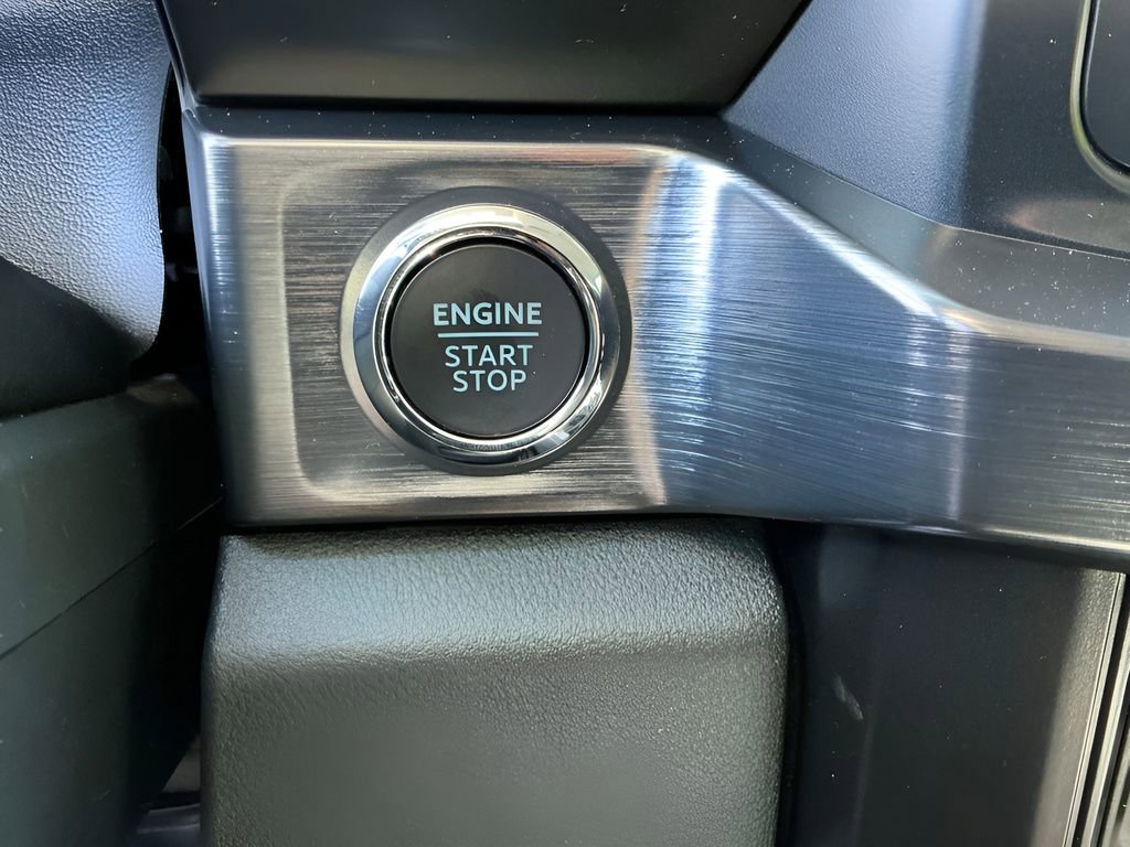 Certified 2025 Ford F250 Lariat w/ Chrome Package AWD/4WD image 19