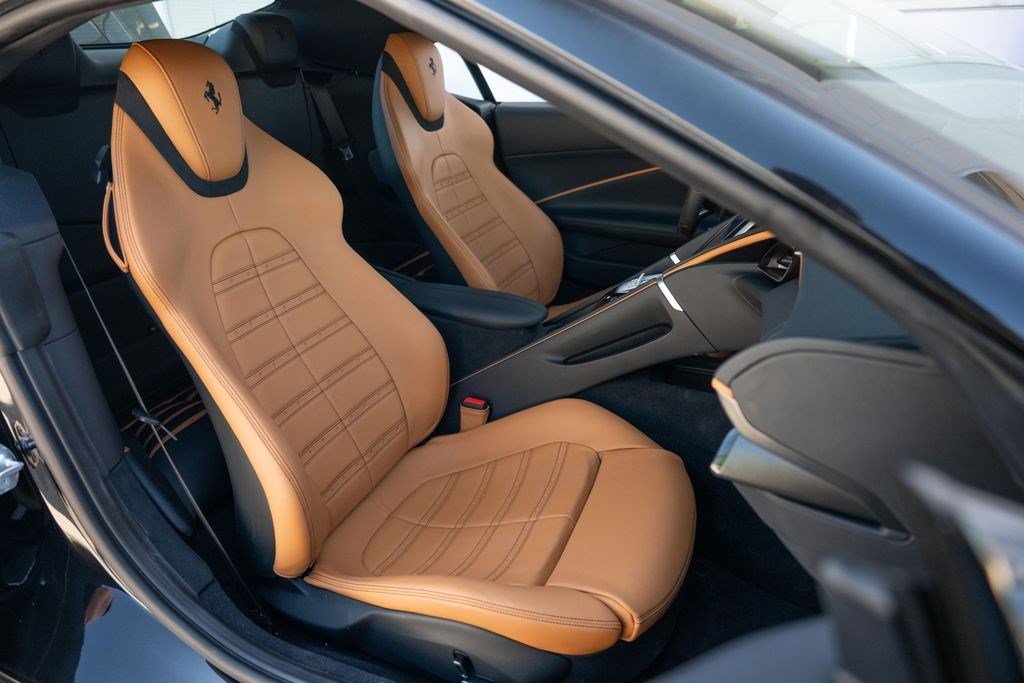 Used 2025 Ferrari Roma Spider RWD image 58