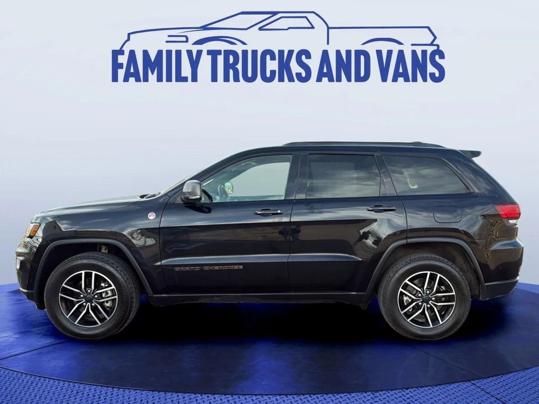 Used 2019 Jeep Grand Cherokee Trailhawk image 2