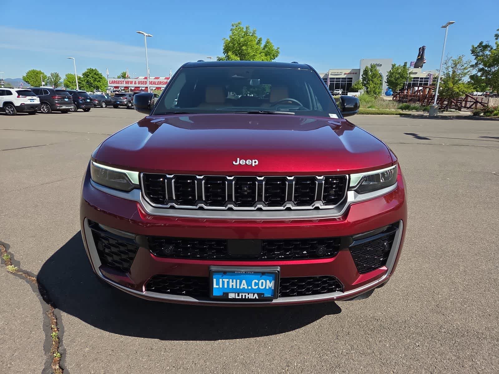 New 2026 Jeep Grand Cherokee Summit AWD/4WD image 14