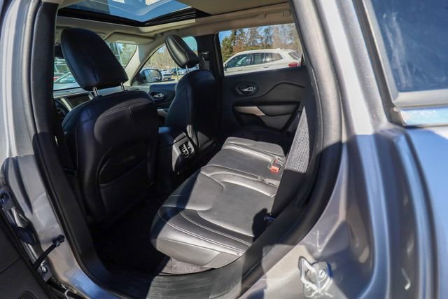 Used 2018 Jeep Cherokee Limited AWD/4WD image 38