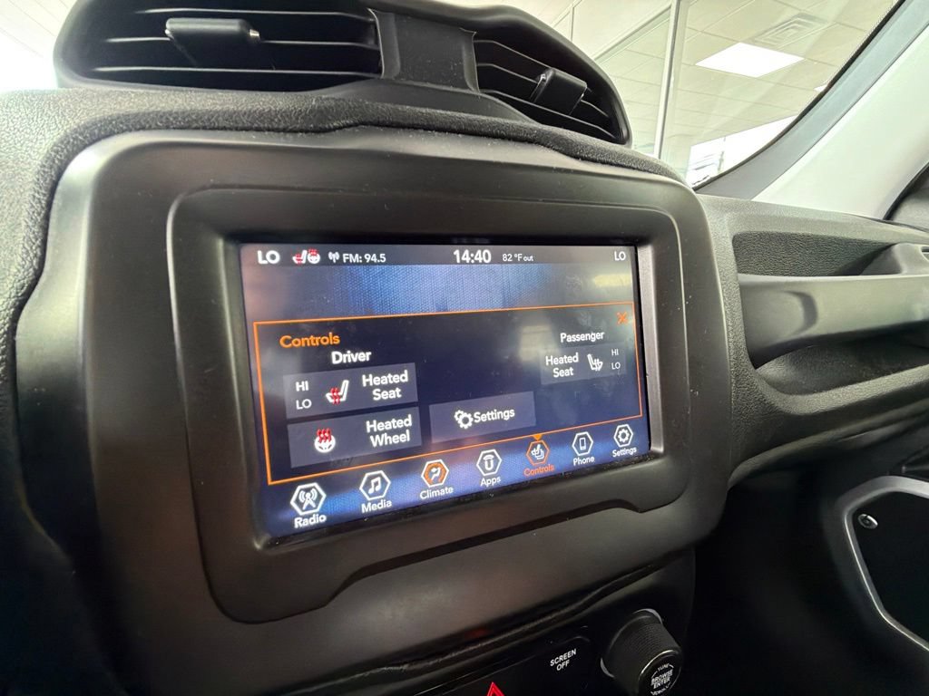 Used 2019 Jeep Renegade Latitude w/ Cold Weather Group AWD/4WD image 28