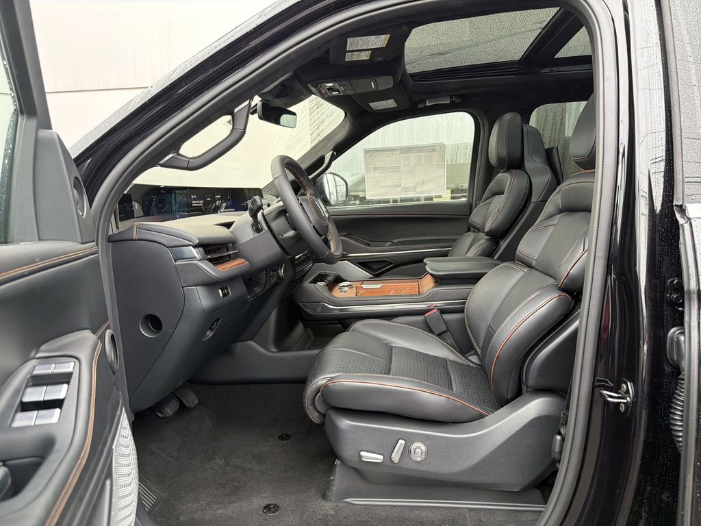 New 2025 Lincoln Navigator L Black Label image 5